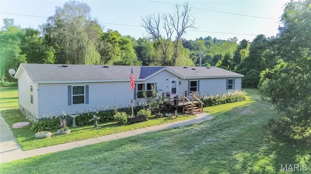 $217,500 | 25561 Beltrees Road, Dow, IL 62022