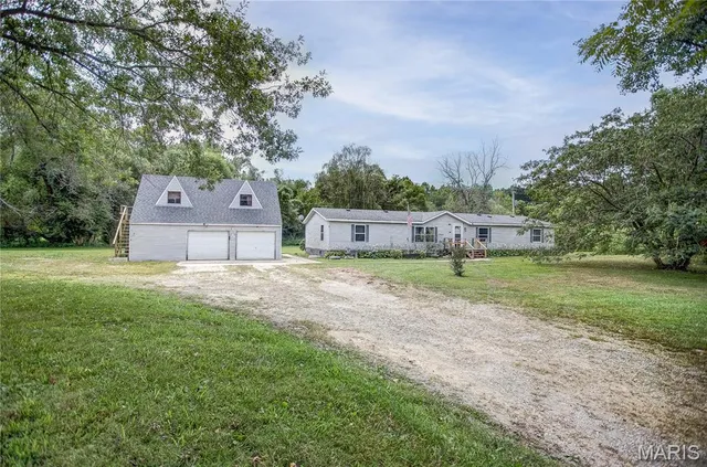 $217,500 | 25561 Beltrees Road, Dow, IL 62022