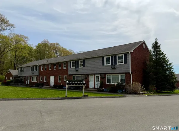 $2,400 | 47 Old Farms Lane, Unit 47, New Milford, CT 06776