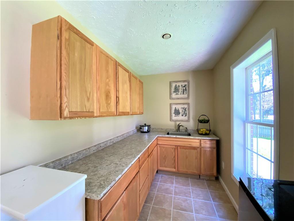 229 McCombs Road Venetia, PA 15367 - Photo 18 of 25