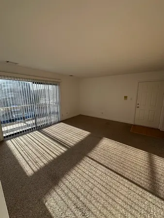 $1,650 | 7101 166th Street, Unit 2B, Tinley Park, IL 60477