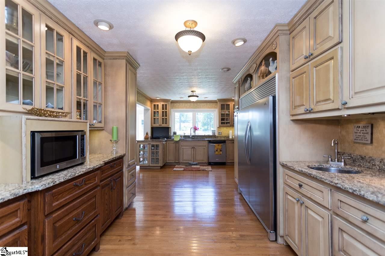 206 Redcliffe Road Greenville, SC 29615 - Photo 14 of 36 Gallery Image 14