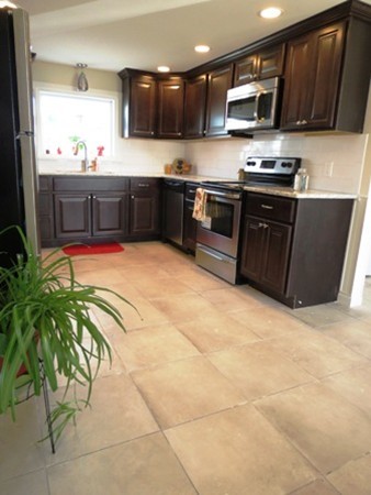 381 Abbott Street Springfield, MA 01118 - Photo 1 of 24