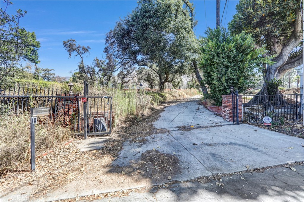 1085 Rubio Street Altadena, CA 91001 - Photo 5 of 49