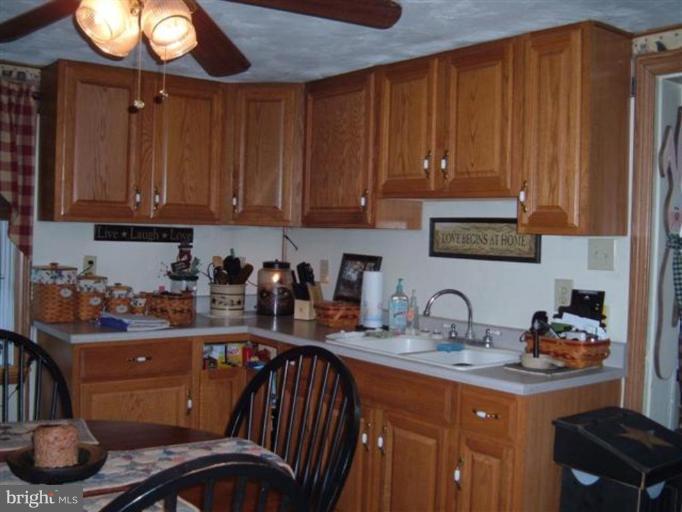 14718 Bottom Road Williamsport, MD 21795 - Photo 3 of 14 Kitchen