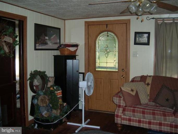 14718 Bottom Road Williamsport, MD 21795 - Photo 7 of 14 Living Room #2