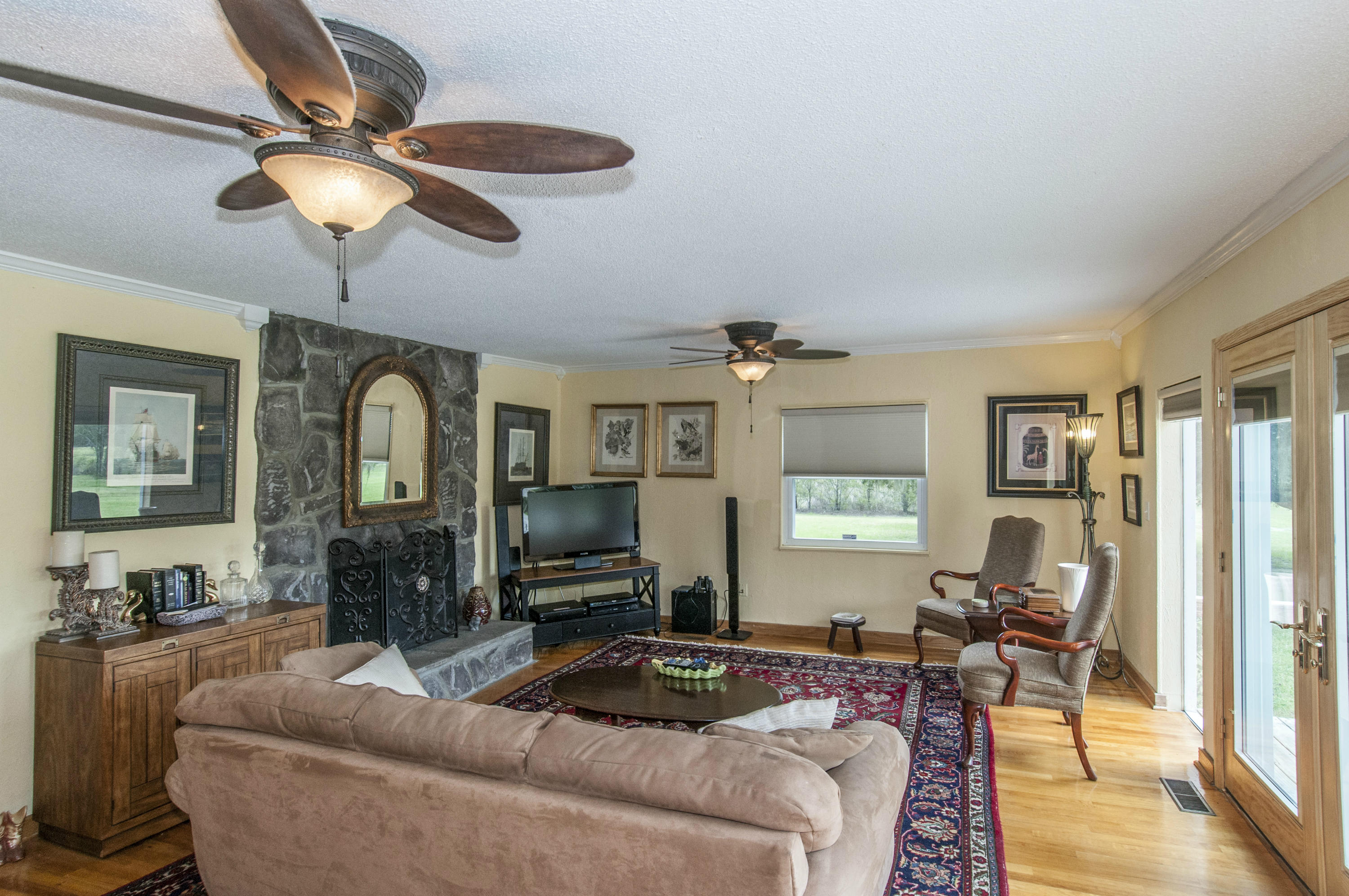 5710 Chisolm Road Johns Island, SC 29455 - Photo 25 of 46 Living Room