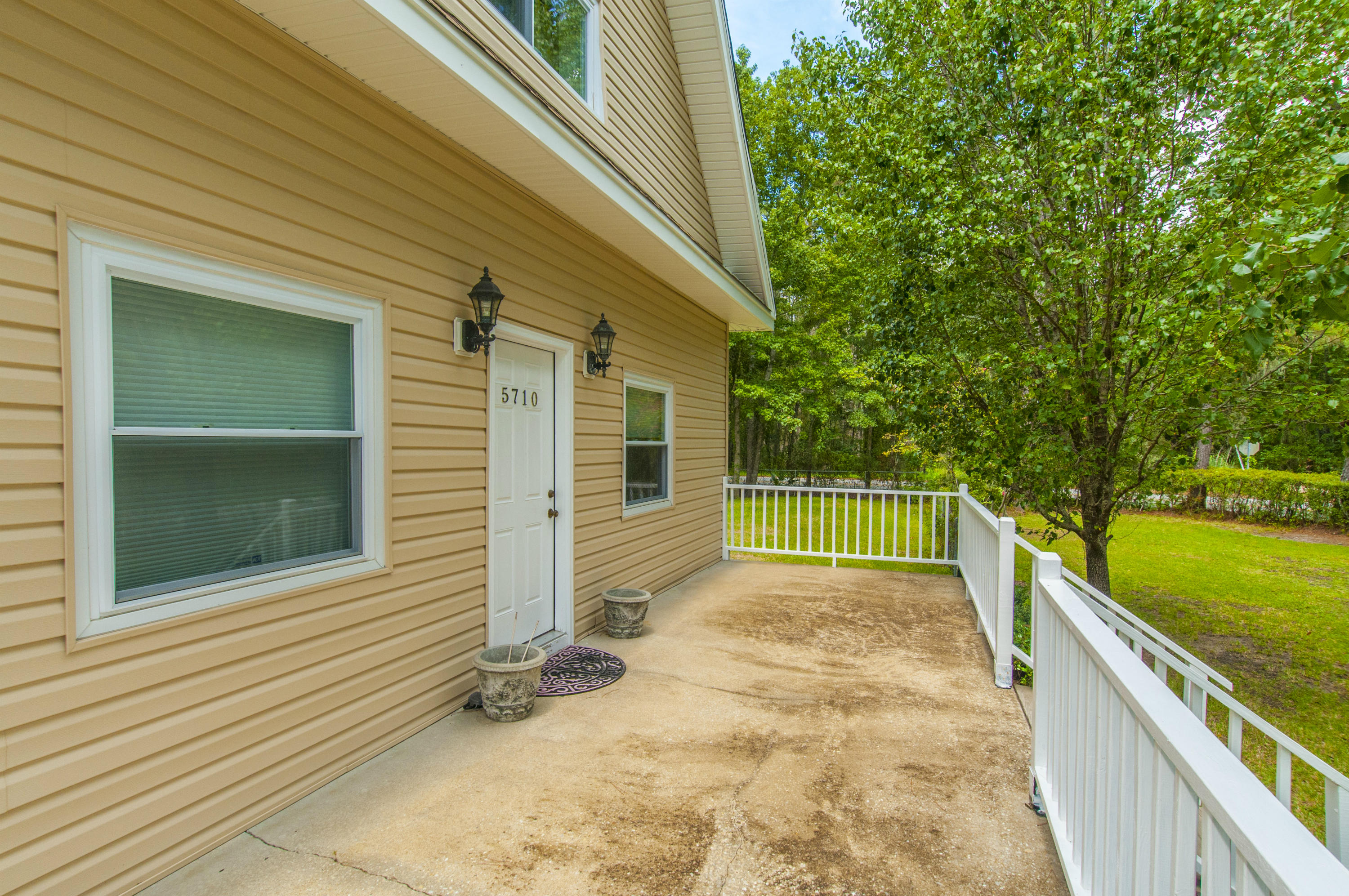 5710 Chisolm Road Johns Island, SC 29455 - Photo 4 of 46 Front Porch