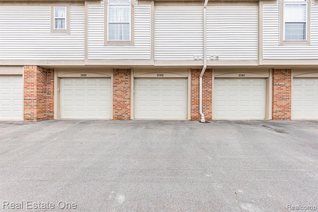3705 Oakmonte Boulevard, Unit 9 Rochester, MI 48306 - Photo 24 of 31 Gallery Image 24