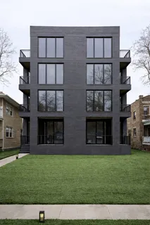 $799,000 | 5428 North Winthrop Avenue, Unit 101, Chicago, IL 60640