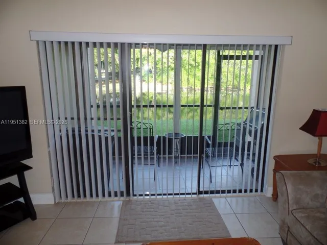 $2,600 | 280 Racquet Club Road, Unit 102, Weston, FL 33326