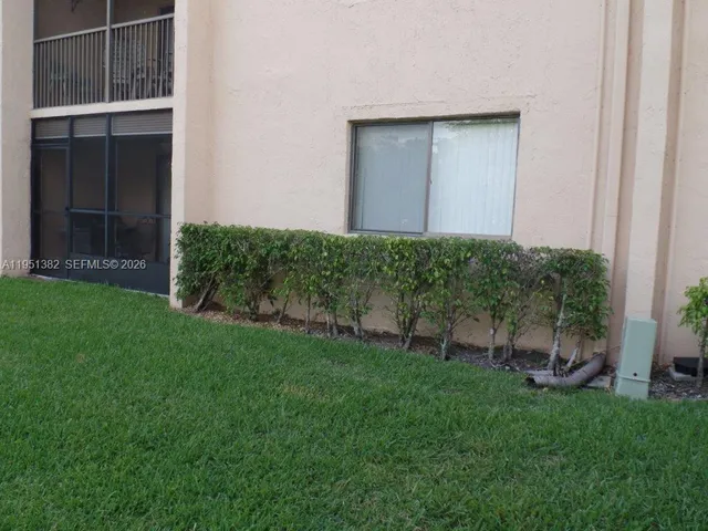 $2,600 | 280 Racquet Club Road, Unit 102, Weston, FL 33326