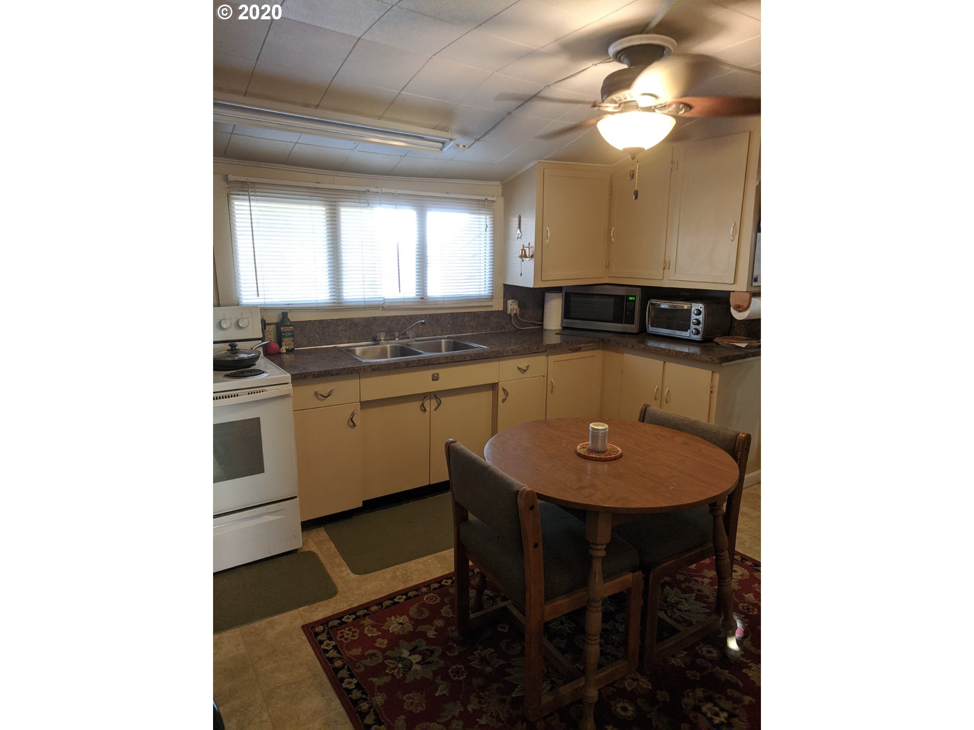 609 Southwest 6th Street Pendleton, OR 97801 - Photo 6 of 28