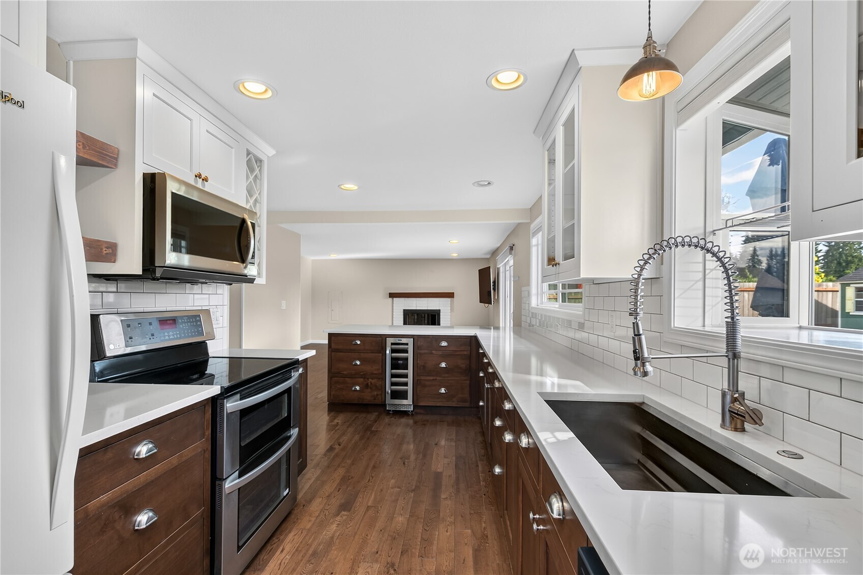 19032 86th Avenue Northeast Bothell, WA 98011 - Photo 10 of 32 Gallery Image 10