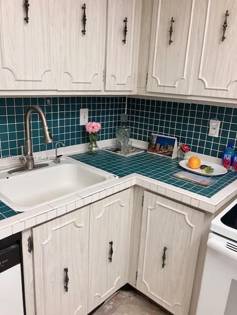 6700 Cypress Road, Unit 207 Plantation, FL 33317 - Photo 4 of 16 Gallery Image 4
