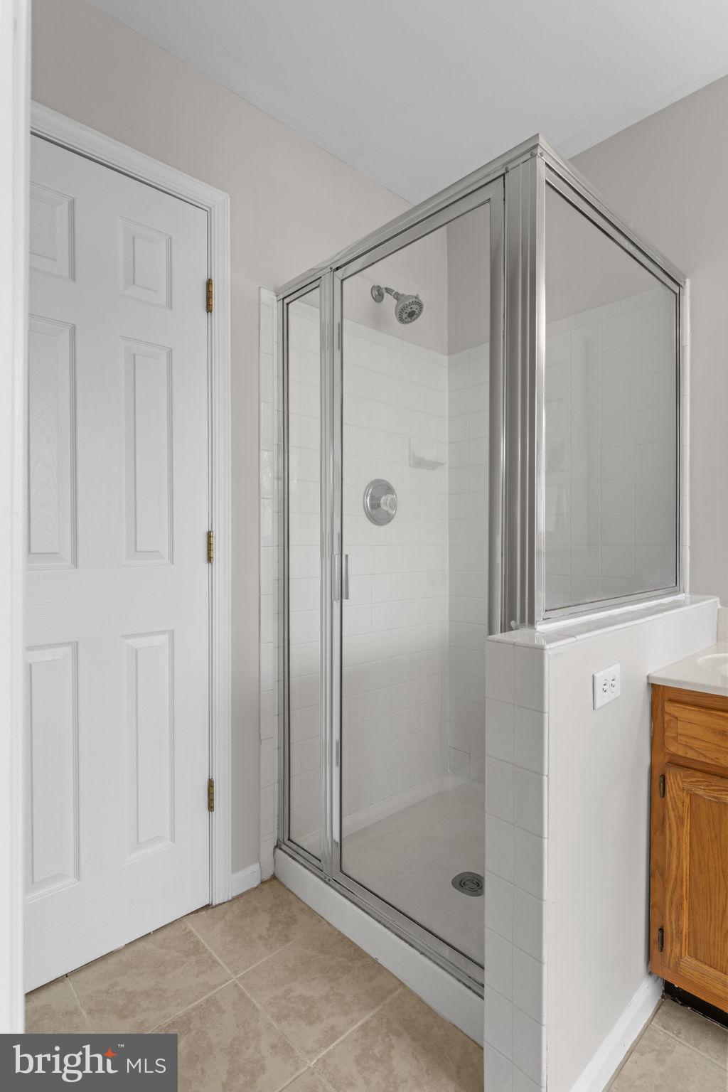 3546 Ellerton Road Bowie, MD 20716 - Photo 38 of 87 Shower w door to closet