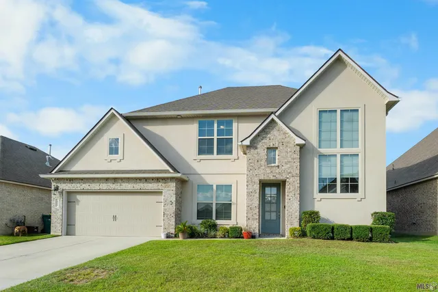 $395,000 | 2111 Westfield Avenue, Zachary, LA 70791