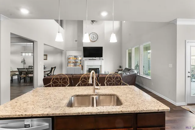 $395,000 | 2111 Westfield Avenue, Zachary, LA 70791