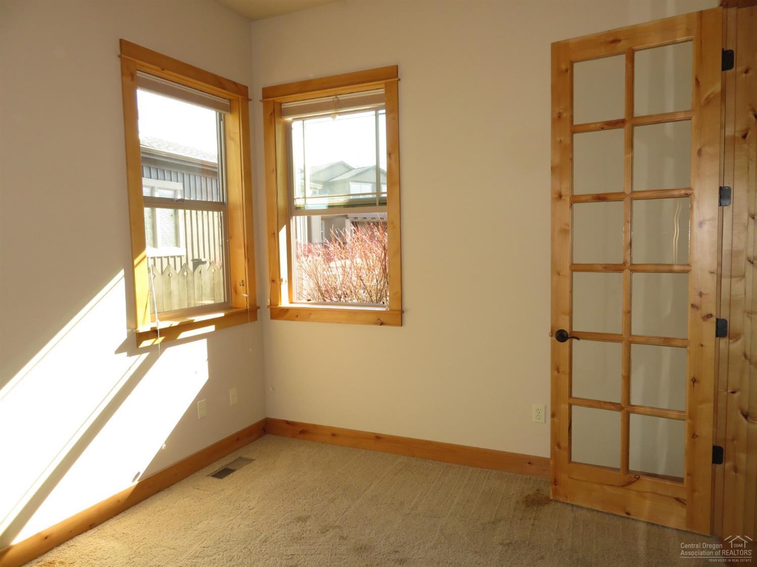 949 Southwest Vantage Point Way Bend, OR 97702 - Photo 10 of 25 Additional Photo