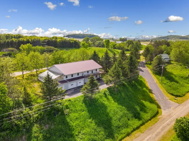 $420,000 | 27751 Nutmeg Road, Glendale, WI 53929