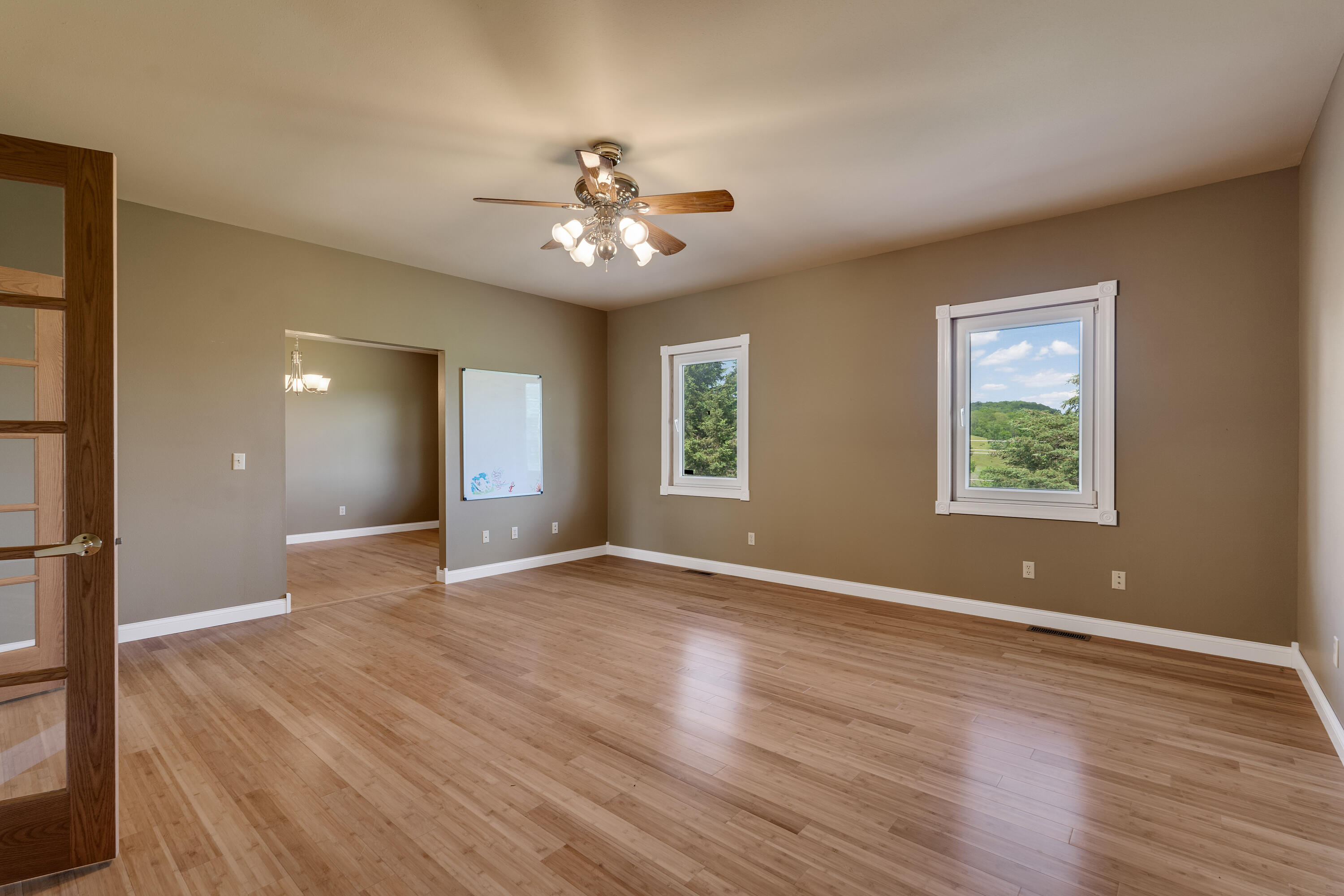 27751 Nutmeg Road Glendale, WI 53929 - Photo 15 of 44 Living room