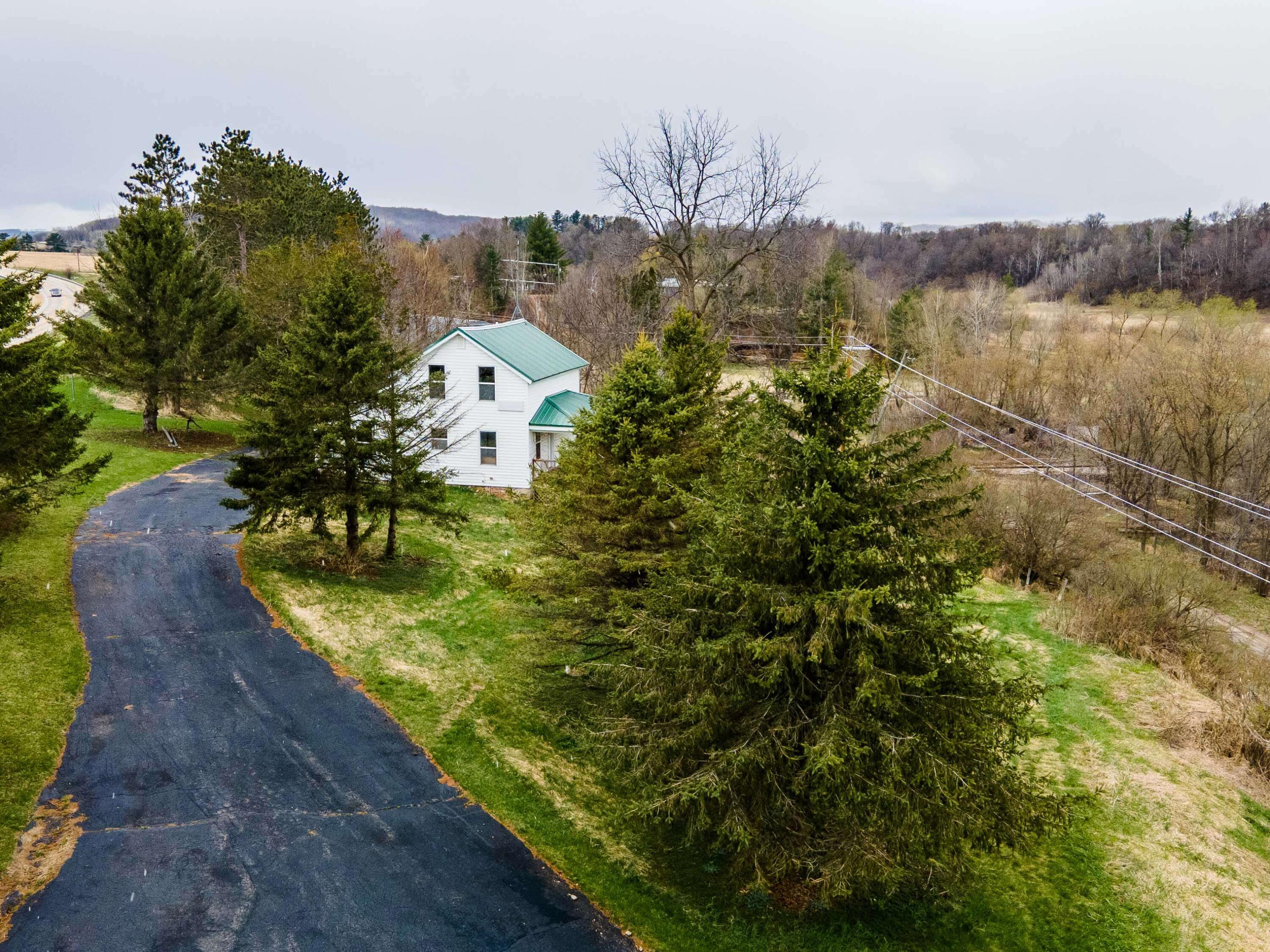 27751 Nutmeg Road Glendale, WI 53929 - Photo 38 of 44 Nutmeg Farm house no Snow