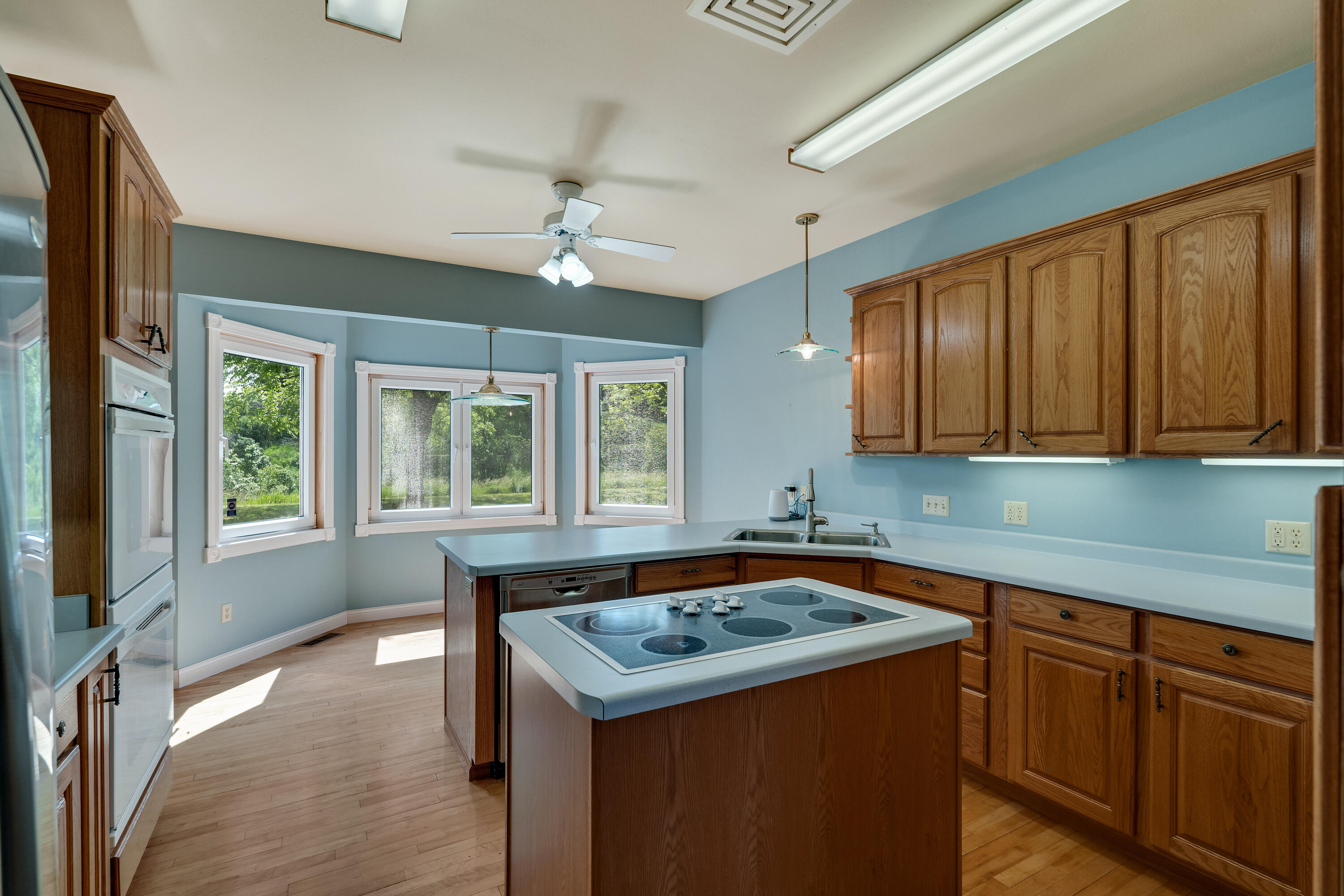 27751 Nutmeg Road Glendale, WI 53929 - Photo 7 of 44 Kithen