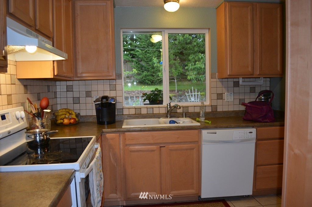 16830 17th Avenue Southeast Bothell, WA 98012 - Photo 5 of 24 Gallery Image 5