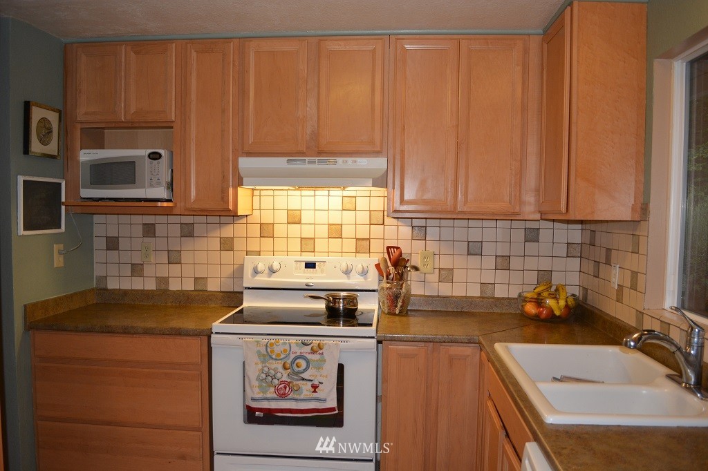 16830 17th Avenue Southeast Bothell, WA 98012 - Photo 6 of 24 Gallery Image 6