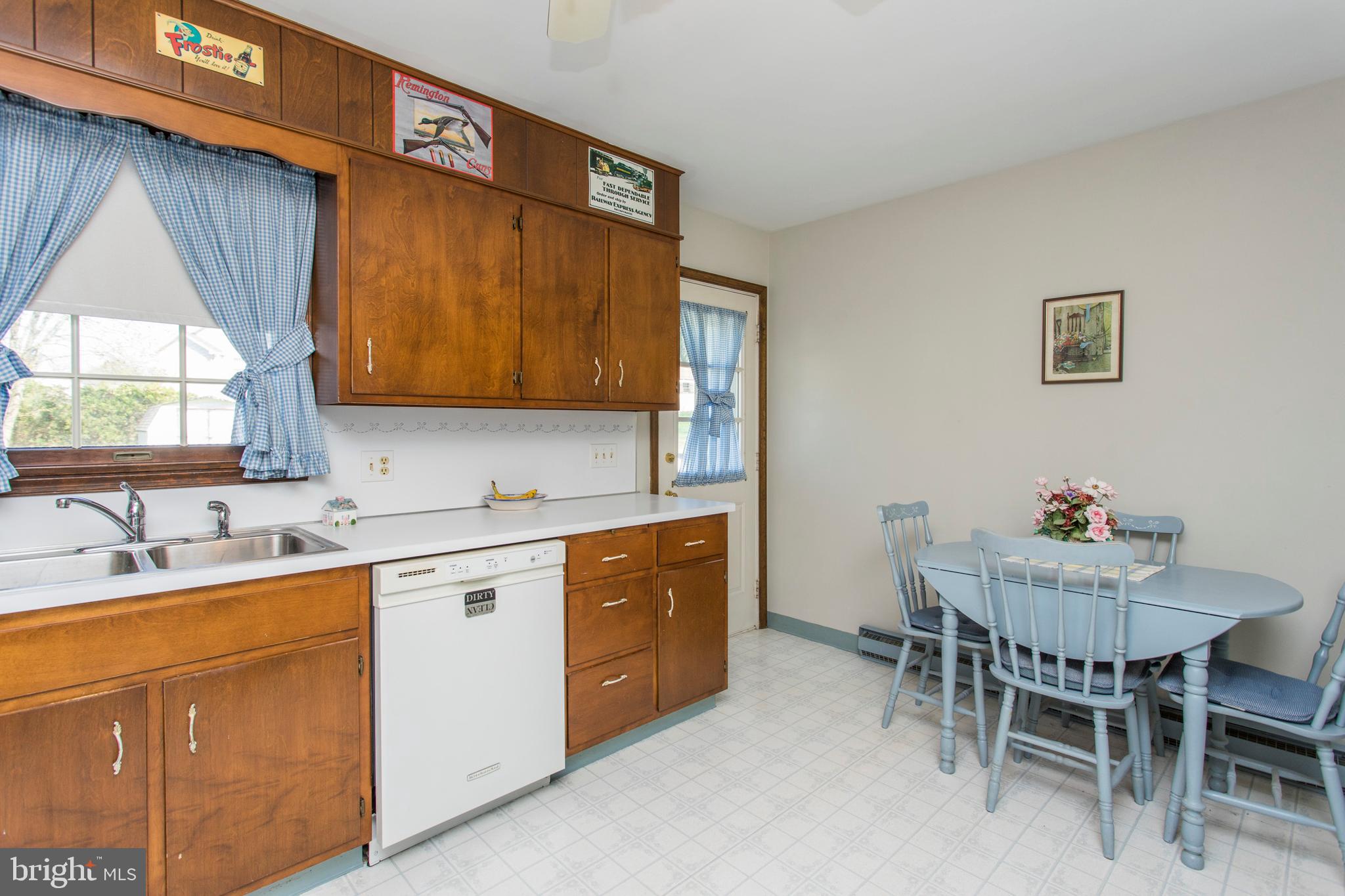 181 Specht Road Pottstown, PA 19464 - Photo 14 of 31 kitchen
