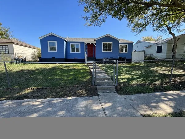 $1,150 | 2645 Canberra Court, Fort Worth, TX 76105