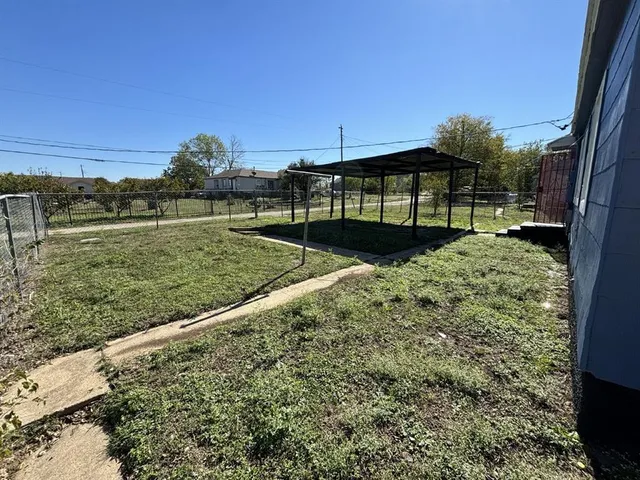 $1,295 | 2645 Canberra Court, Fort Worth, TX 76105