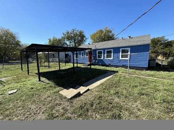 $1,150 | 2645 Canberra Court, Fort Worth, TX 76105