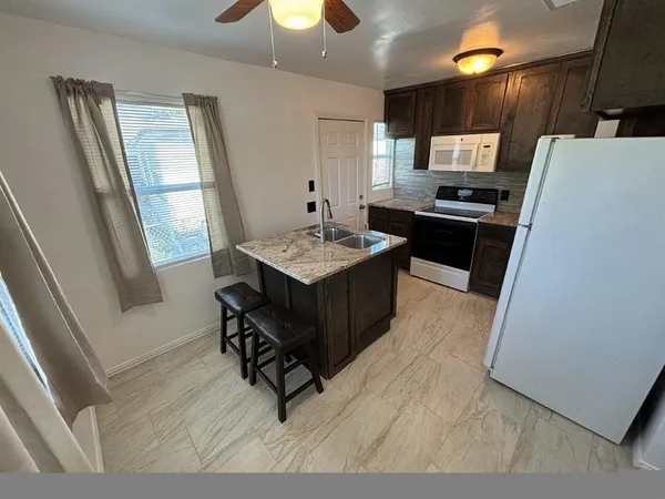 $1,150 | 2645 Canberra Court, Fort Worth, TX 76105