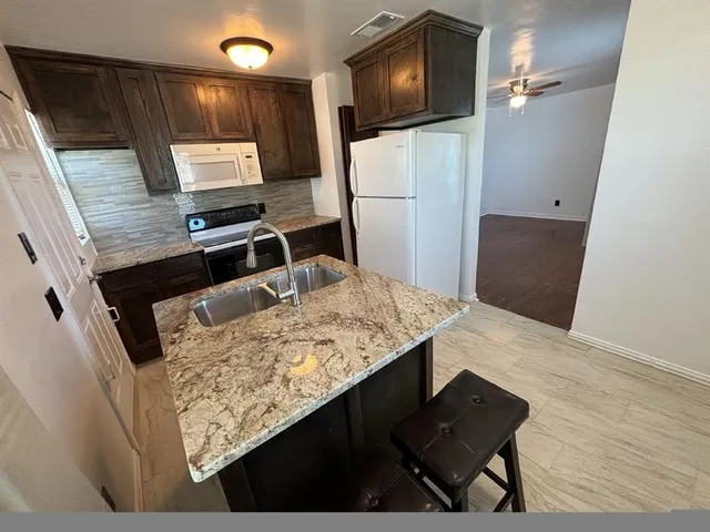 $1,295 | 2645 Canberra Court, Fort Worth, TX 76105