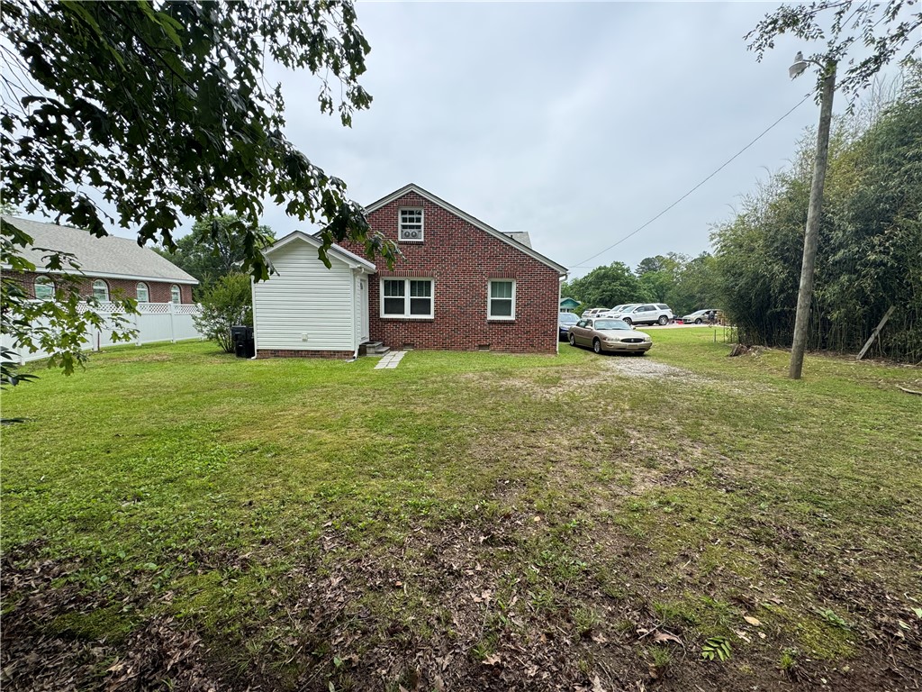 422 East Savannah Street Calhoun Falls, SC 29628 - Photo 4 of 21