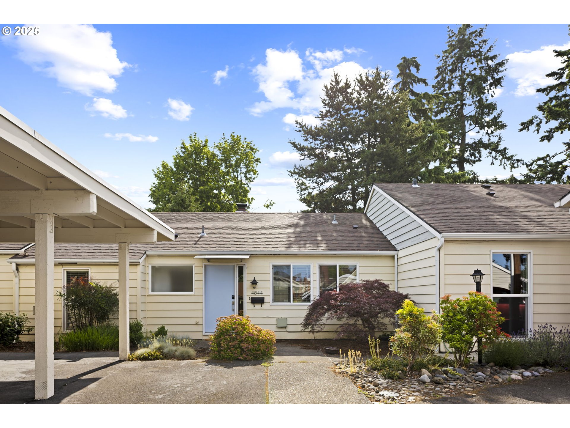 4844 Southwest Wembley Place Beaverton, OR 97005 - Photo 2 of 34