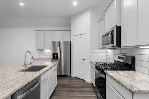 $2,500 | 1069 Dancing Feather Street, Montgomery, TX 77316