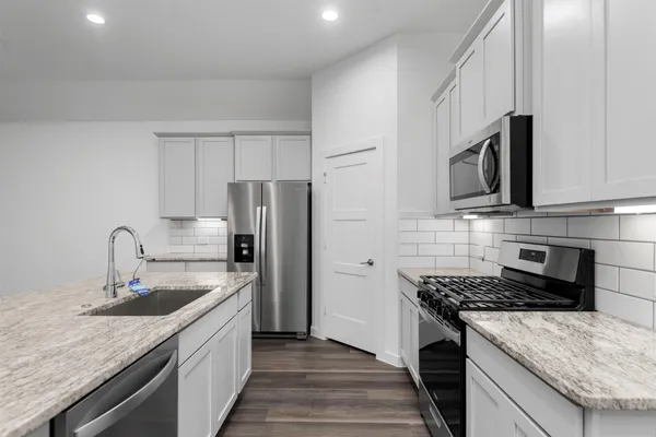 $2,500 | 1069 Dancing Feather Street, Montgomery, TX 77316