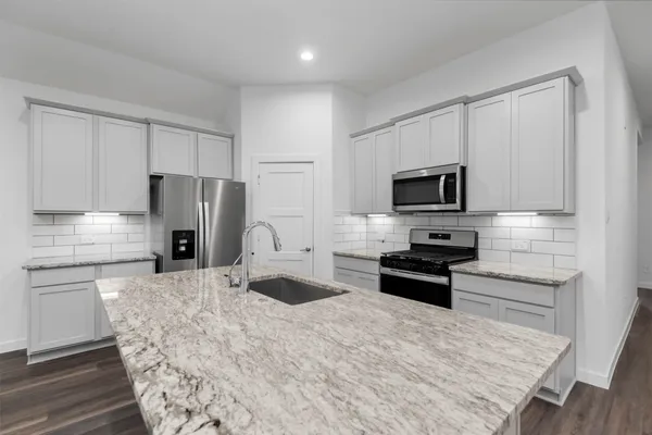 $2,500 | 1069 Dancing Feather Street, Montgomery, TX 77316