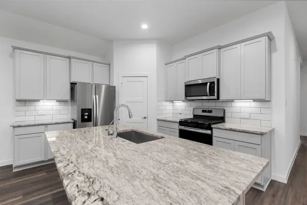 $2,500 | 1069 Dancing Feather Street, Montgomery, TX 77316