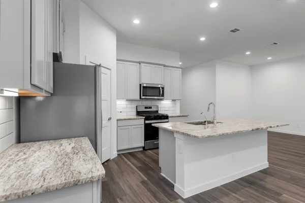 $2,500 | 1069 Dancing Feather Street, Montgomery, TX 77316