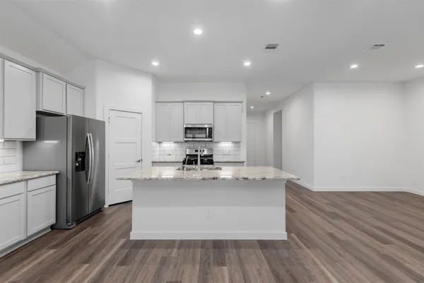 $2,500 | 1069 Dancing Feather Street, Montgomery, TX 77316