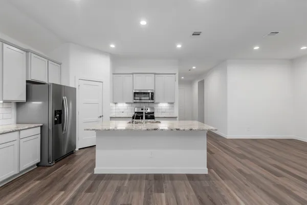 $2,500 | 1069 Dancing Feather Street, Montgomery, TX 77316