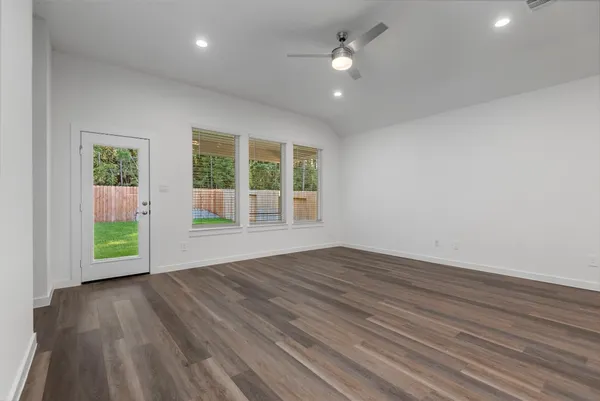 $2,500 | 1069 Dancing Feather Street, Montgomery, TX 77316