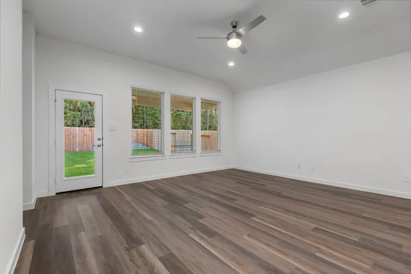 $2,500 | 1069 Dancing Feather Street, Montgomery, TX 77316