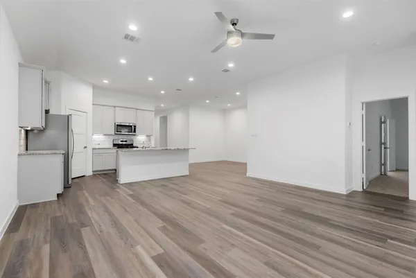 $2,500 | 1069 Dancing Feather Street, Montgomery, TX 77316