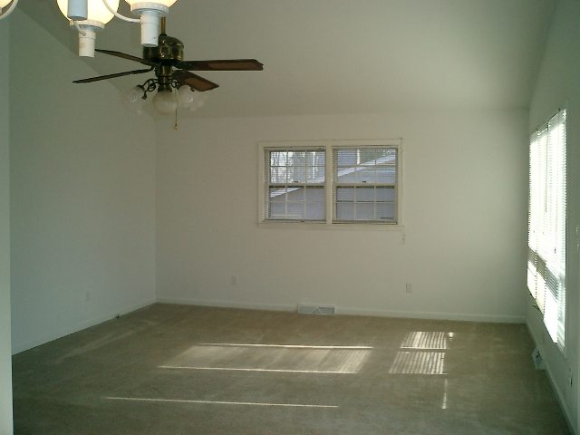 102 Chestnut Avenue Greer, SC 29651 - Photo 4 of 8 Gallery Image 4