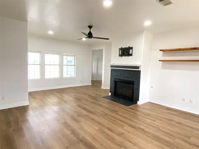 $2,800 | 2897 Settler's Way Drive, Sealy, TX 77474