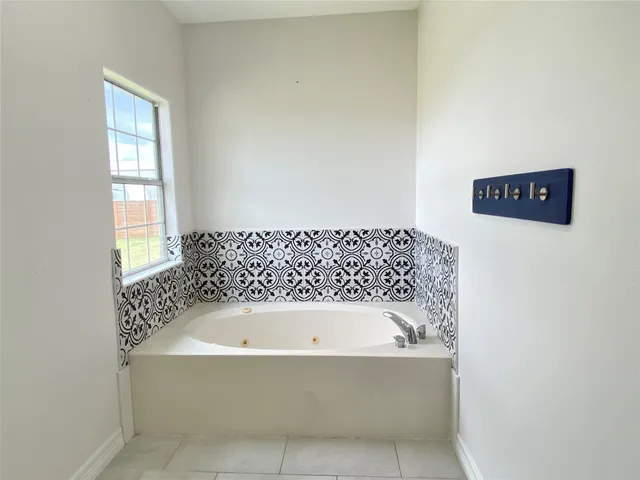 $2,800 | 2897 Settler's Way Drive, Sealy, TX 77474